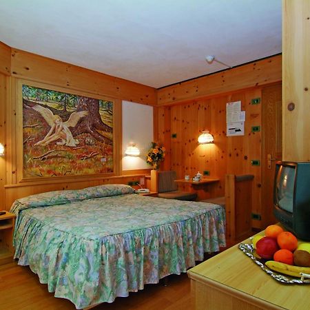 Hotel Erika Madonna Buitenkant foto