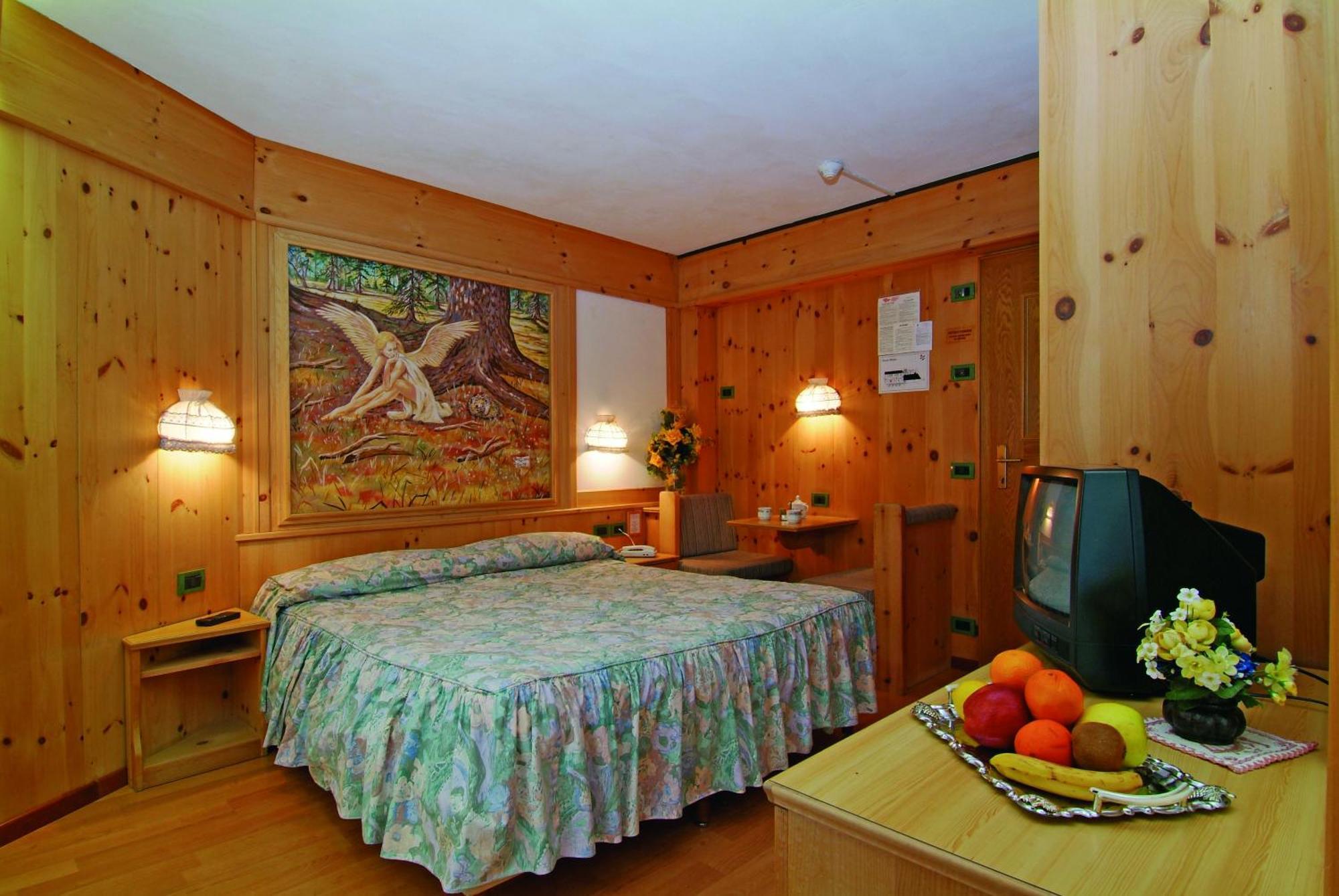 Hotel Erika Madonna Buitenkant foto